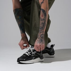 черно-серый