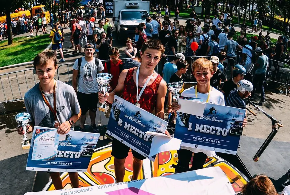 О двукратном чемпионе России по самокату Диме Фазолове и его про-модели кед для катания «FAZA» О двукратном чемпионе России по самокату Диме Фазолове и его про-модели кед для катания «FAZA»