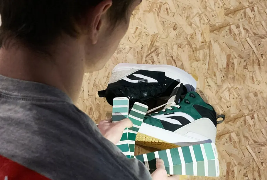 О двукратном чемпионе России по самокату Диме Фазолове и его про-модели кед для катания «FAZA» О двукратном чемпионе России по самокату Диме Фазолове и его про-модели кед для катания «FAZA»